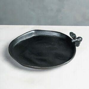 Black Round Textured Plate w/Bee 8″